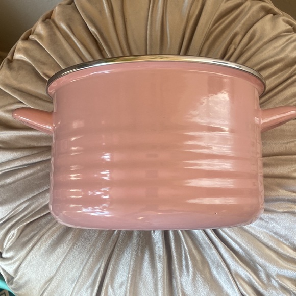 🎀 Chefs Atelier Blush color - Pink 4.2 Qt. Red Enameled Steel Cooking Pot - Picture 3 of 9